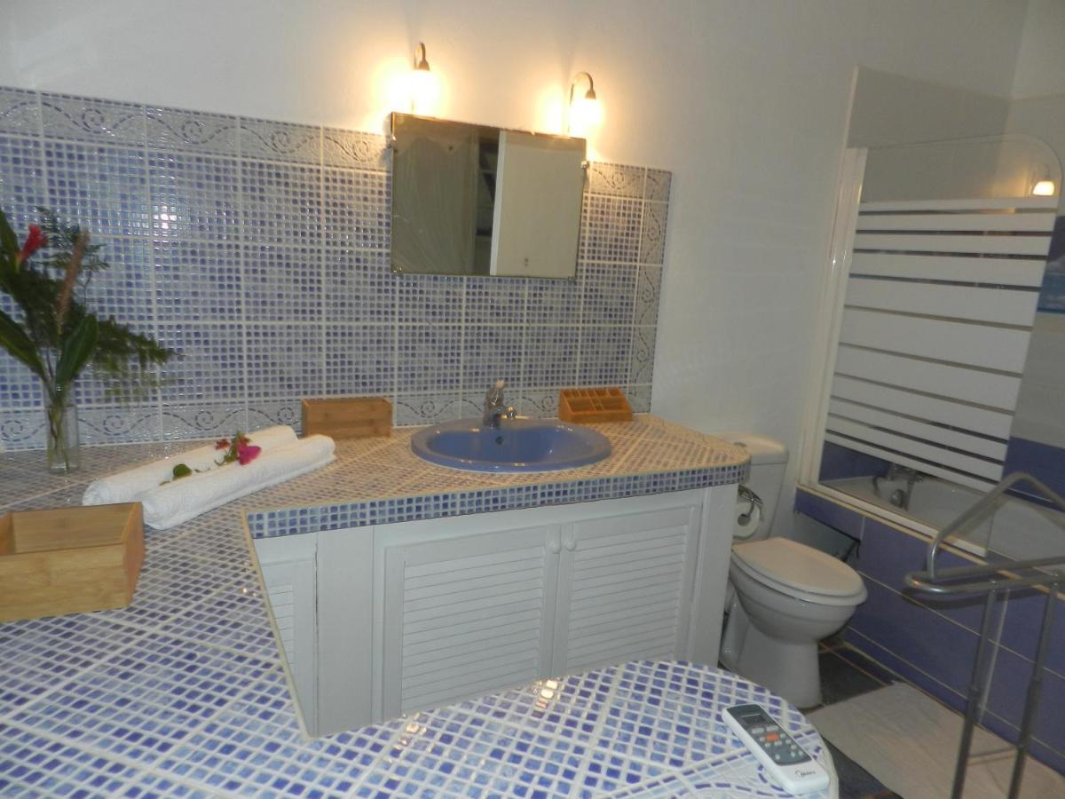 Villa Le Bord Bleu Le Moule Exterior photo